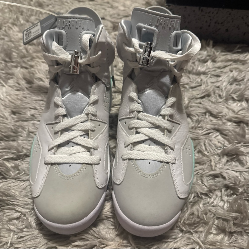 Women's Air Jordan 6 Retro Mint Foam- new, no box- size 8